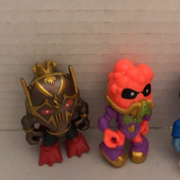 Treasure X Figures by Moose Toys Set of 5 - Picture 2 of 9